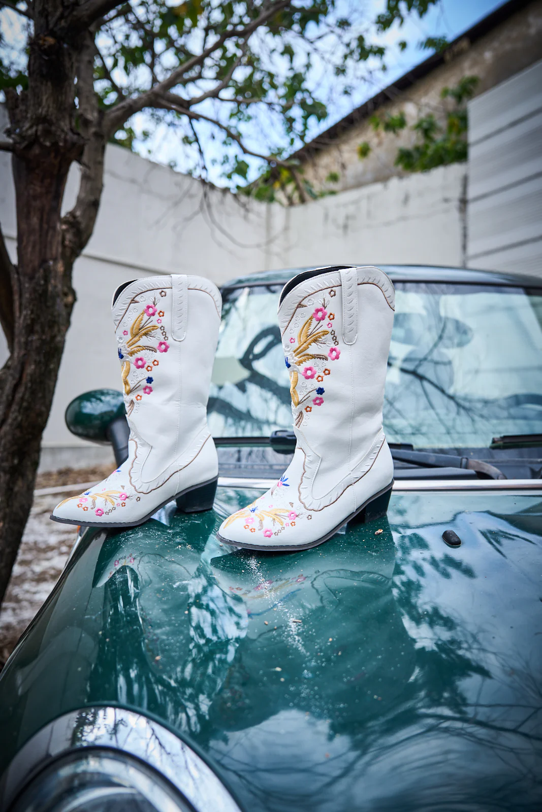 En Bloom | Santa Fe Floral Embroidered Western Knee Boots - White - Image 9