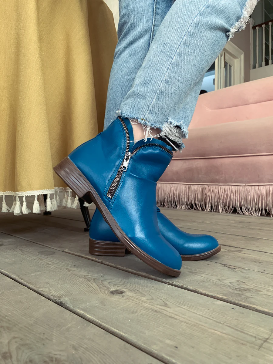 En Bloom | Blue Side Zip Ruched Ankle Boot - Image 2