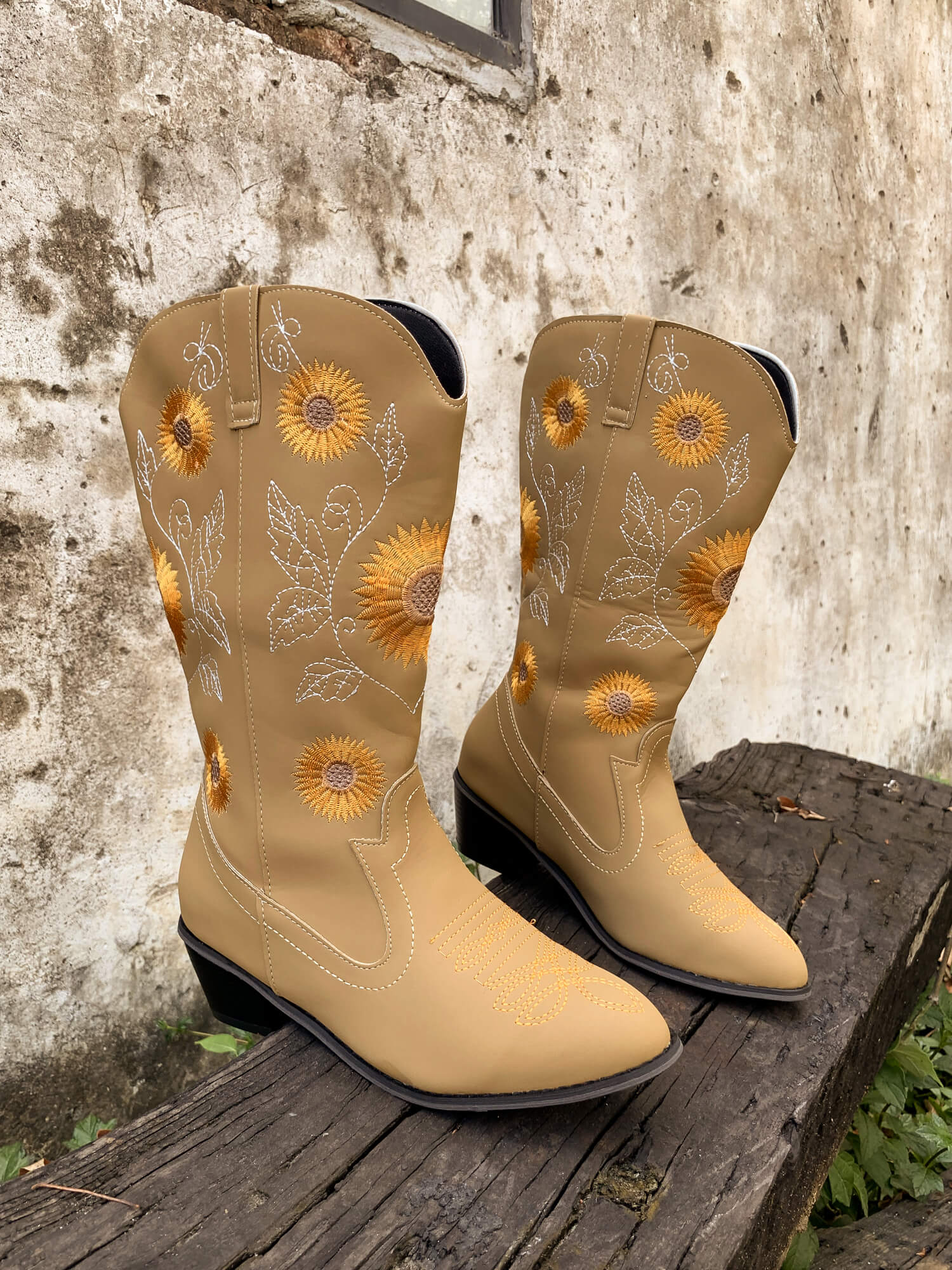 En Bloom | Sunflower Mid-Calf Knee Cowboy Boots - Beige