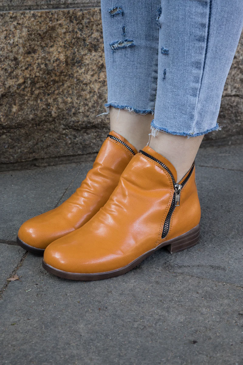 En Bloom | Zip Trim Ruched Ankle Boot - Image 3