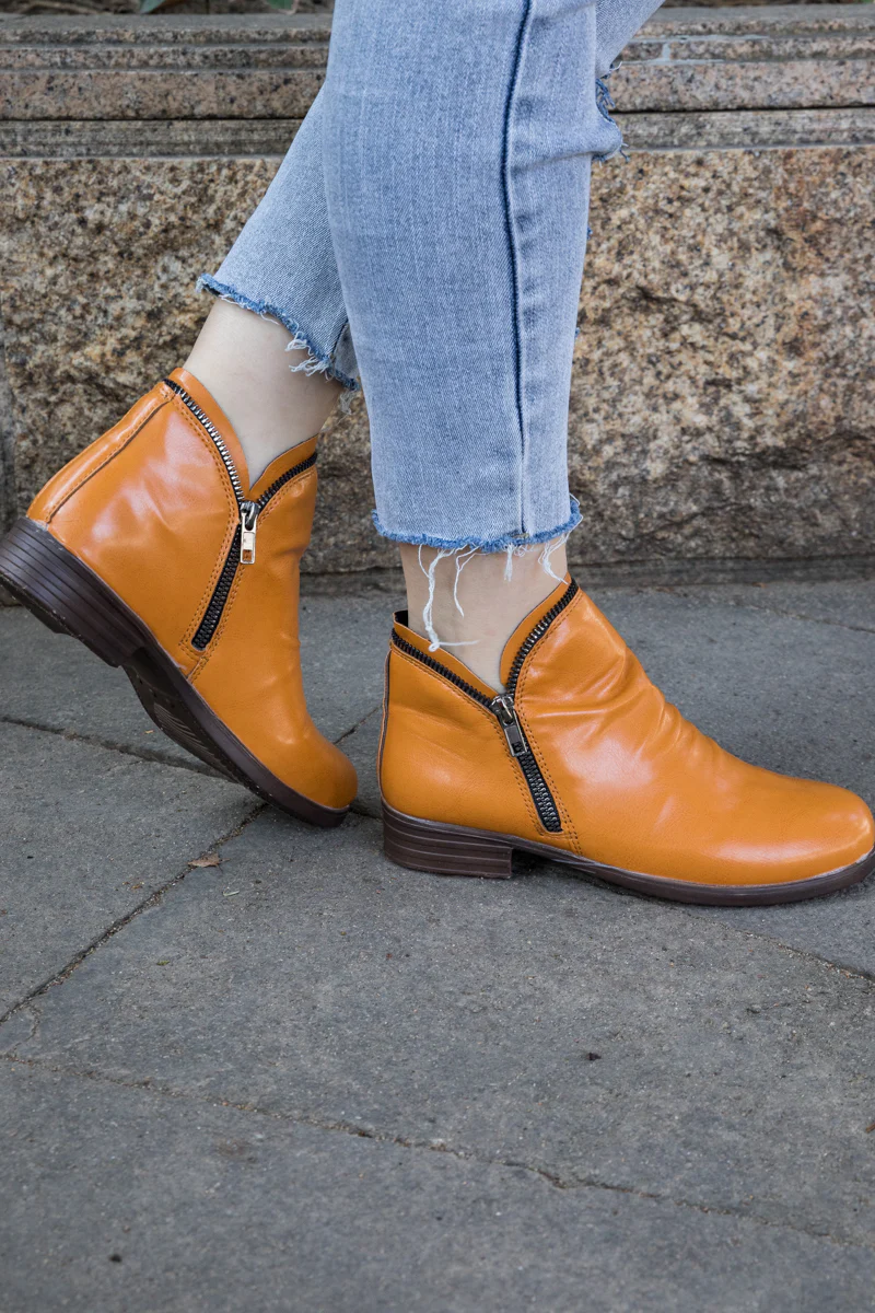 En Bloom | Zip Trim Ruched Ankle Boot - Image 5