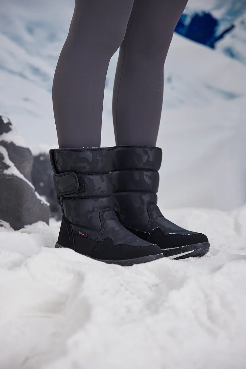 Frozen Princess | Alaska Camo Princess Water-Repellent Snow Boot - Black - Image 2