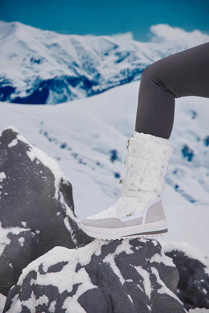 Frozen Princess | Snowing Kicker Water-Repellent Snow Boot - White - Image 4