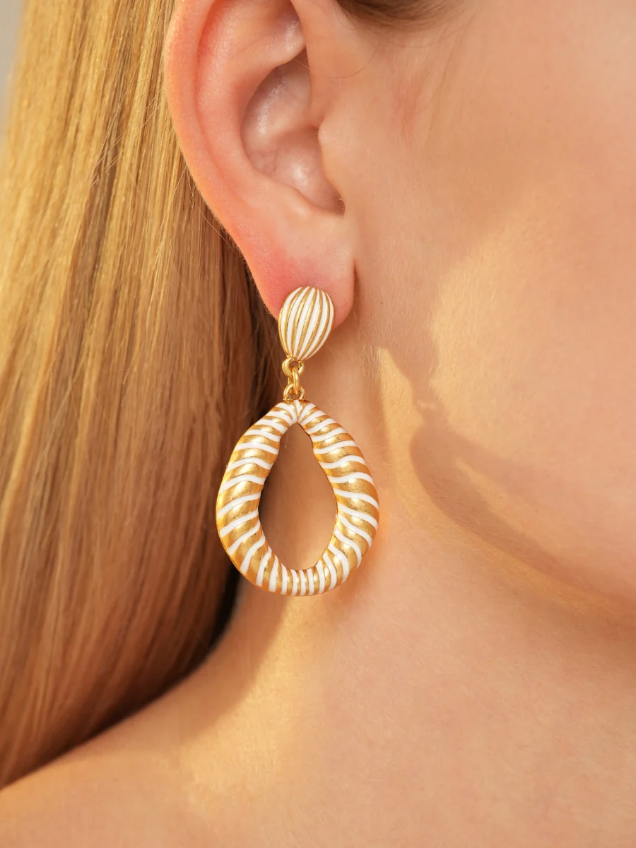 Going For Gold Hammered Enamel Earrings - Image 6