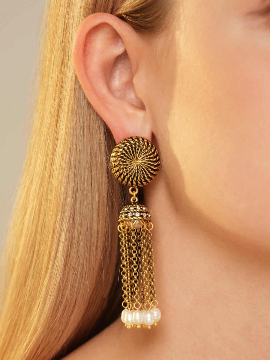 Golden Gatherings Tassel Chain Pearl Earrings - Image 3