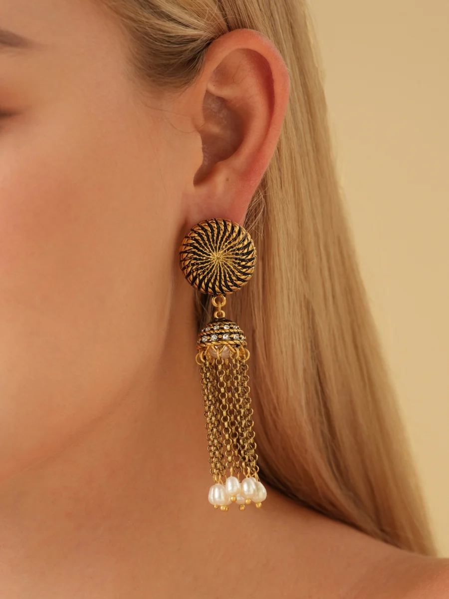 Golden Gatherings Tassel Chain Pearl Earrings - Image 6