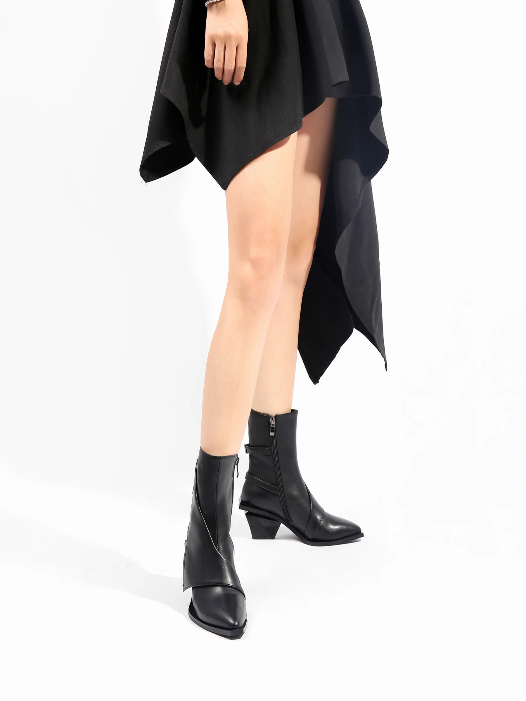 JADY ROSE | BLOCK HEEL LEATHER ANKLE BOOTIE - BLACK - Image 3