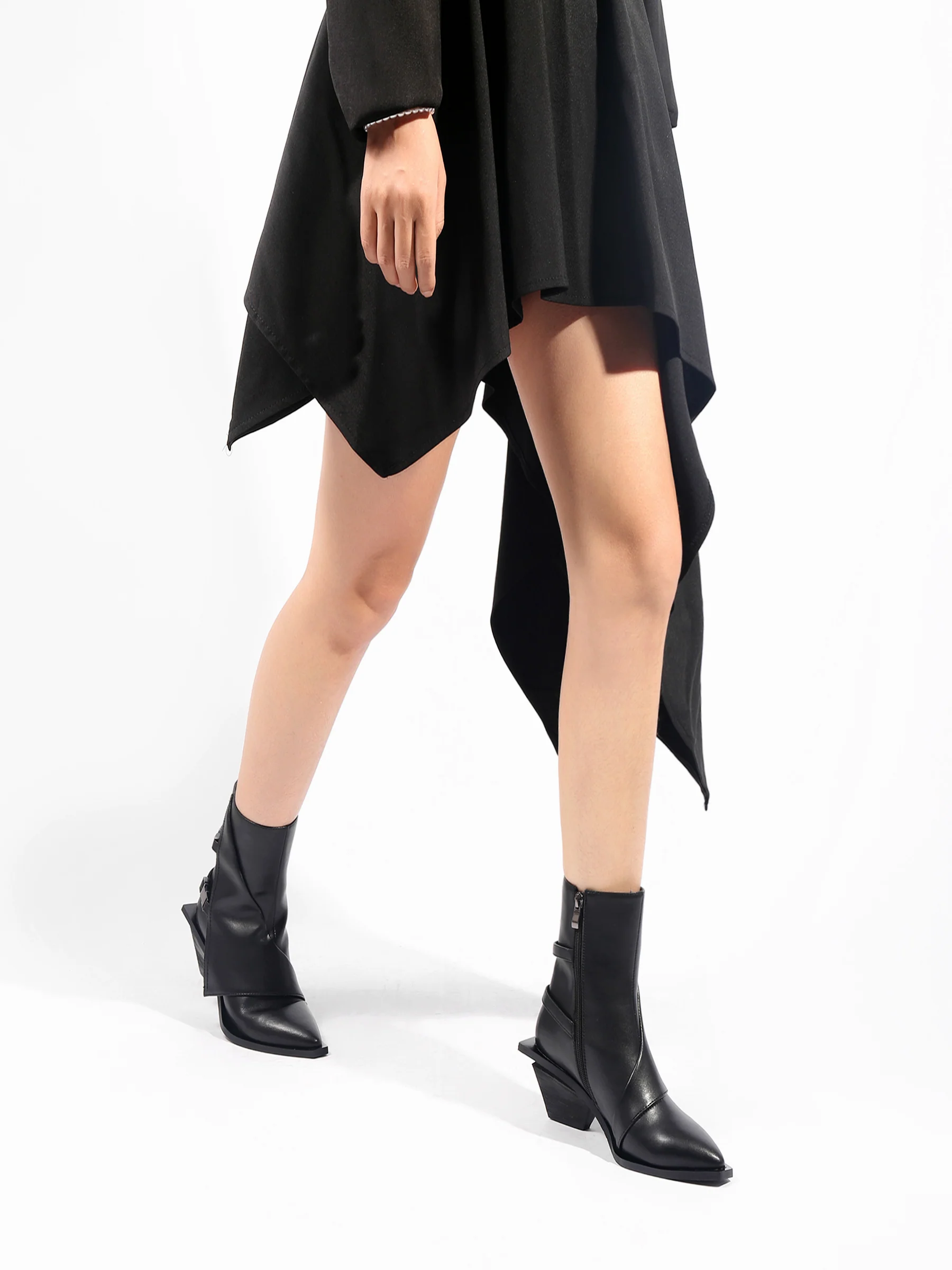 JADY ROSE | BLOCK HEEL LEATHER ANKLE BOOTIE - BLACK - Image 6