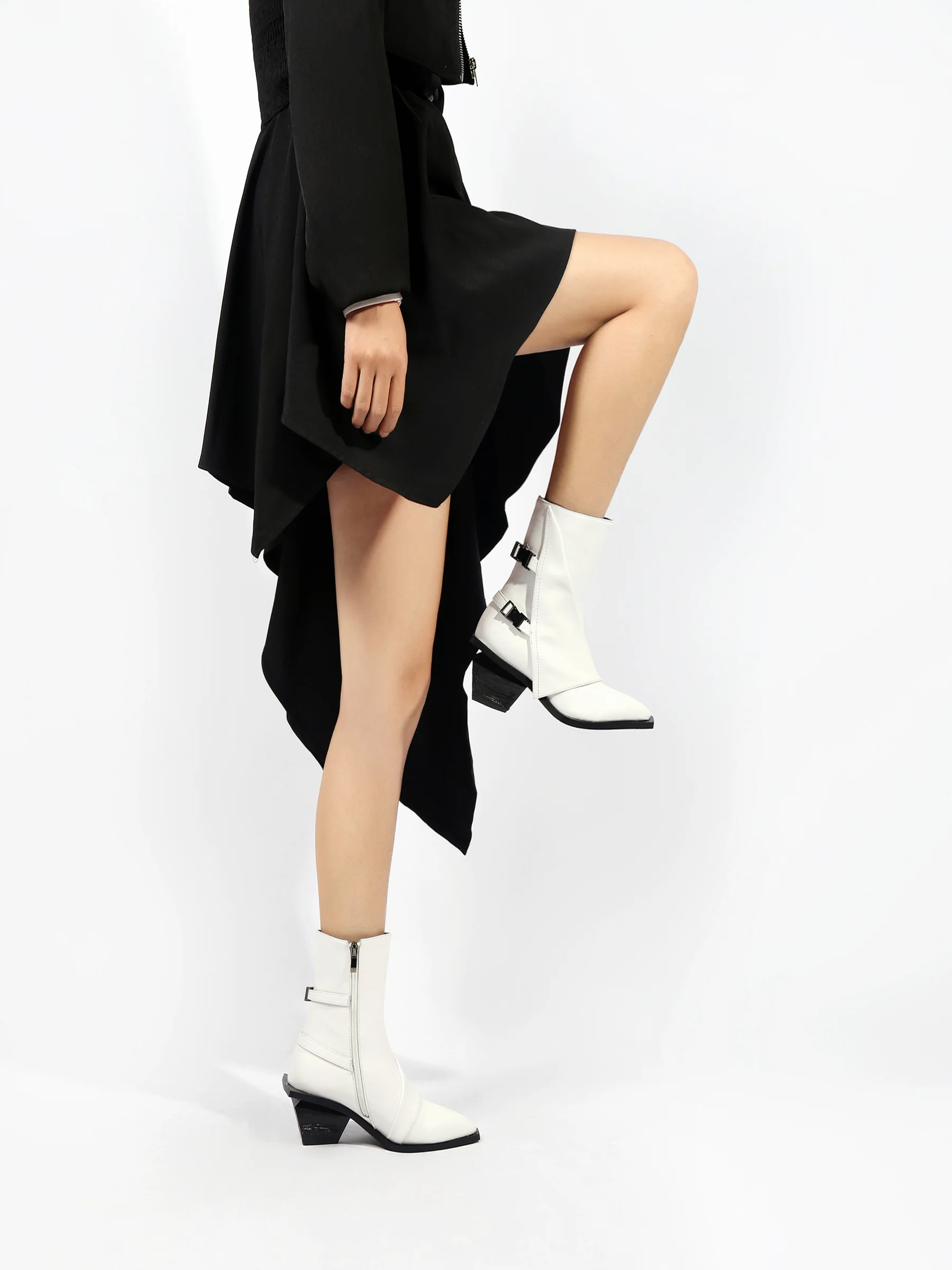 JADY ROSE | BLOCK HEEL LEATHER ANKLE BOOTIE - WHITE
