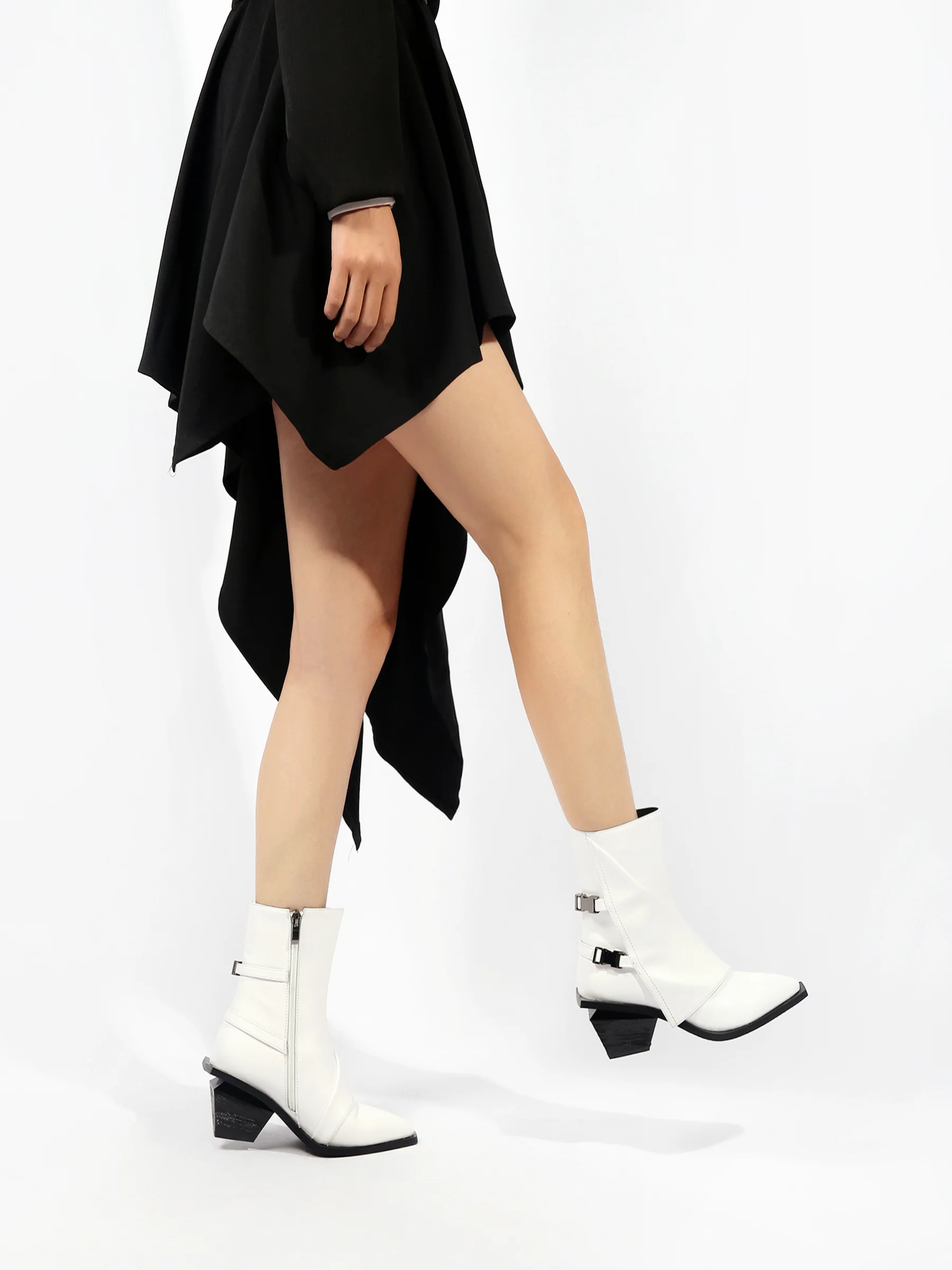 JADY ROSE | BLOCK HEEL LEATHER ANKLE BOOTIE - WHITE - Image 2