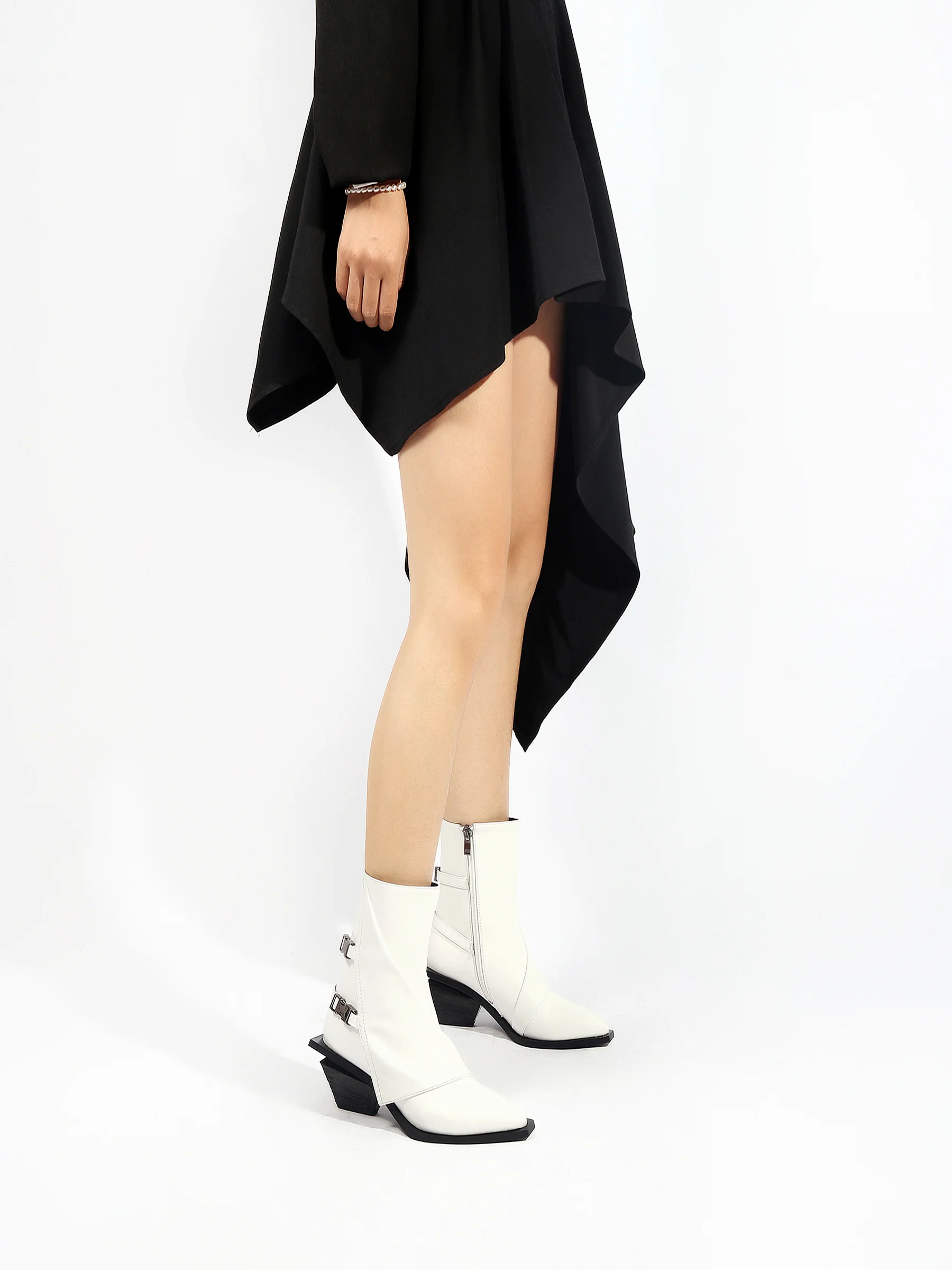 JADY ROSE | BLOCK HEEL LEATHER ANKLE BOOTIE - WHITE - Image 3