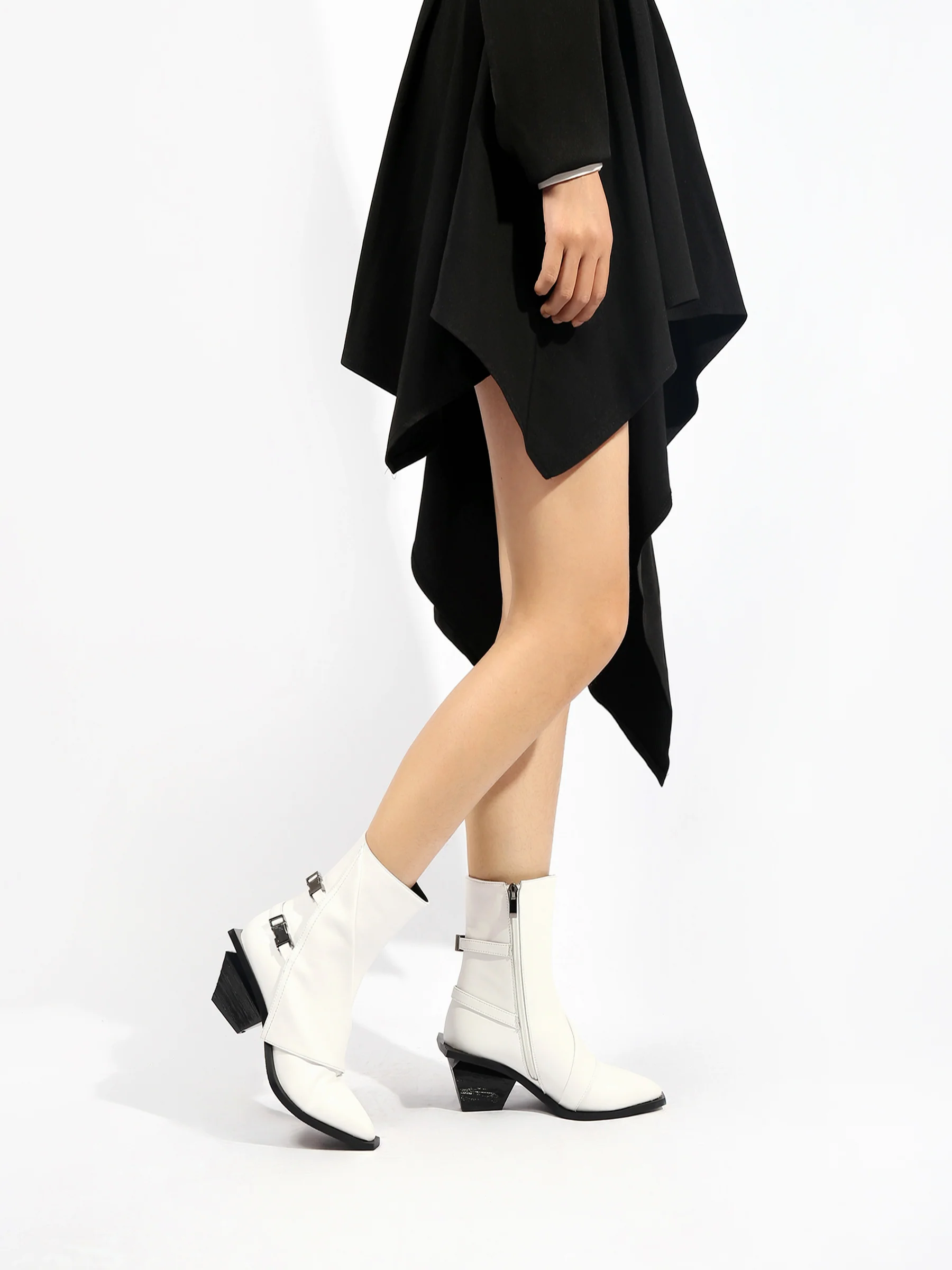 JADY ROSE | BLOCK HEEL LEATHER ANKLE BOOTIE - WHITE - Image 4