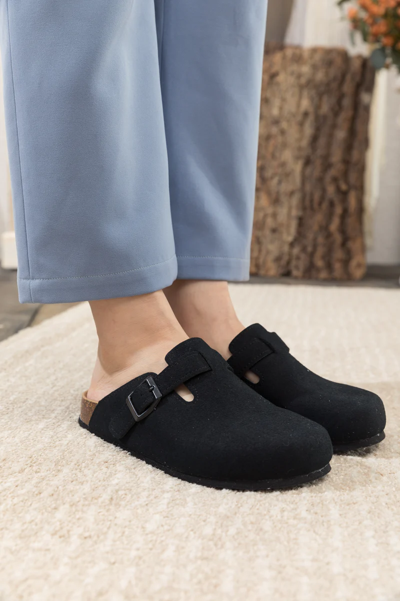 Maibulun | Buckle Suede Classic Clogs - Black - Image 3