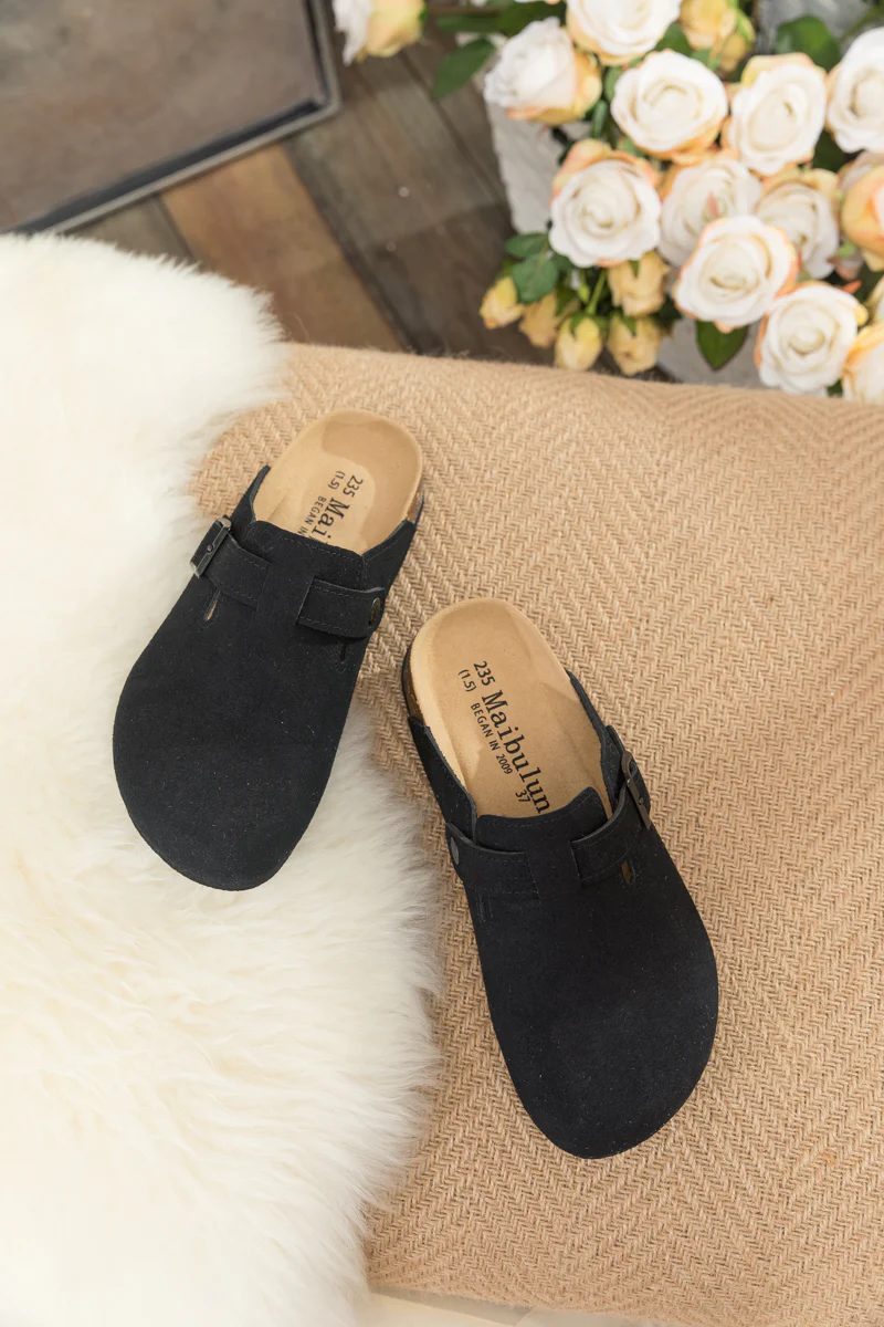 Maibulun | Buckle Suede Classic Clogs - Black - Image 9