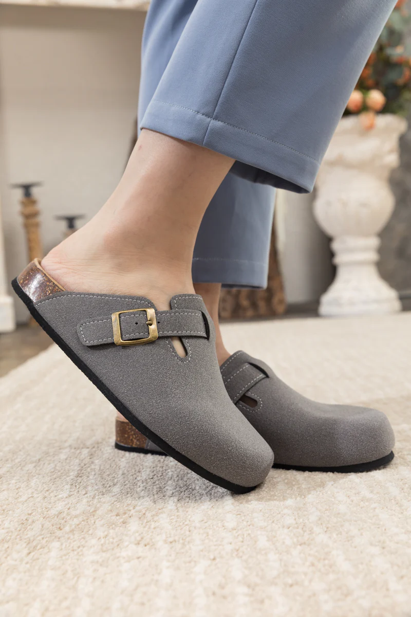 Maibulun | Buckle Suede Classic Clogs - Grey - Image 4