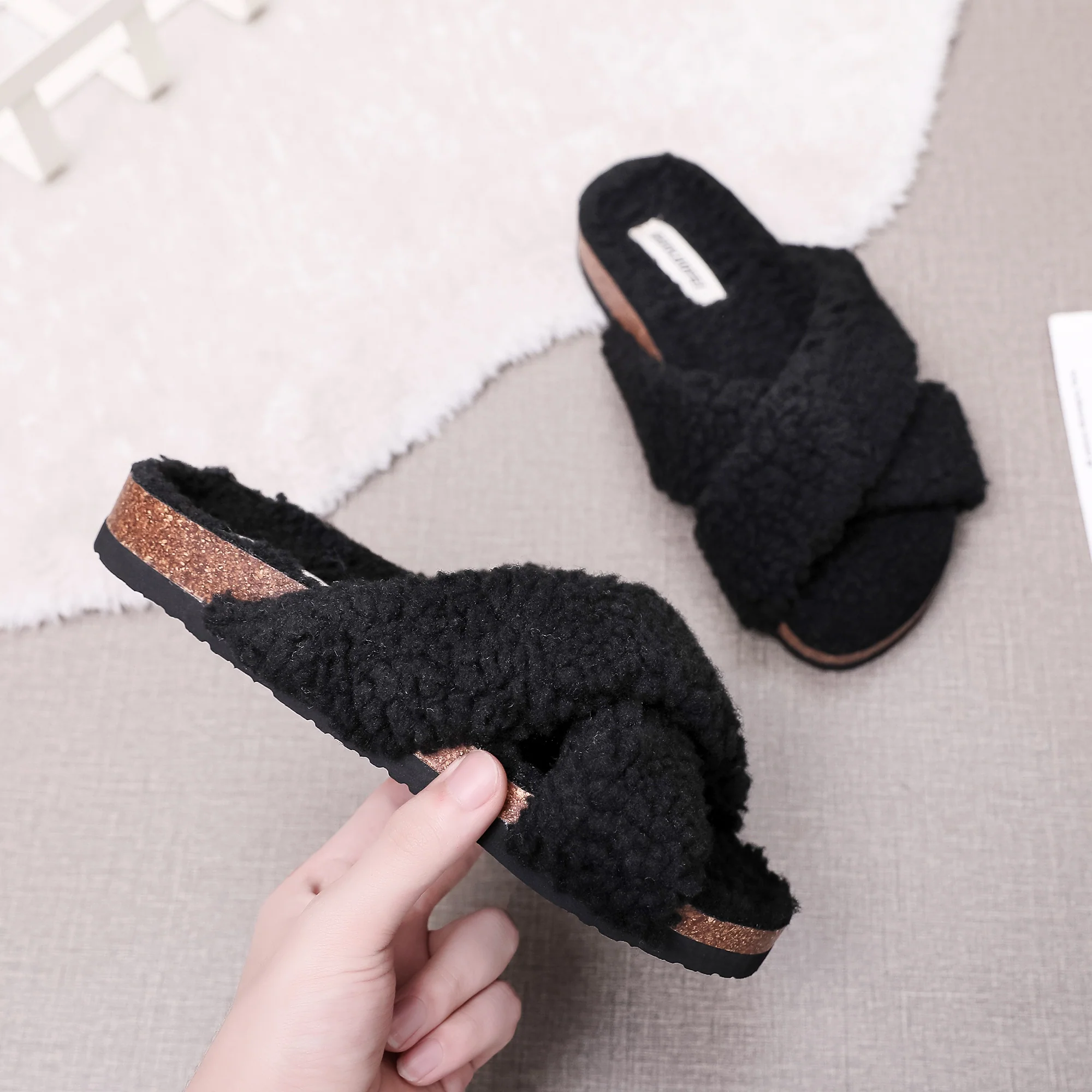 Maibulun | Criss-Cross Fleece Slipper - Black - Image 7