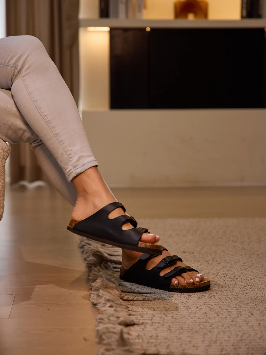 Maibulun | Deidra Tri-Strap Footbed Sandal - Black - Image 4