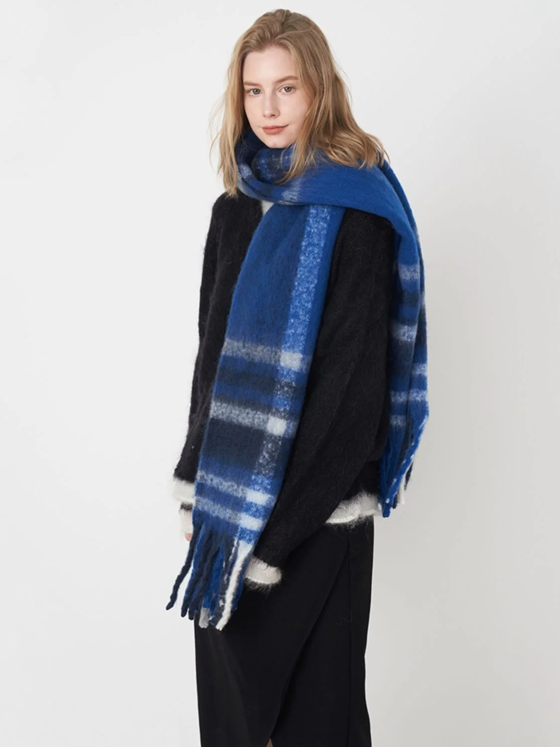 Mitchell Gradient Tassel Blanket Scarf - Navy - Image 2