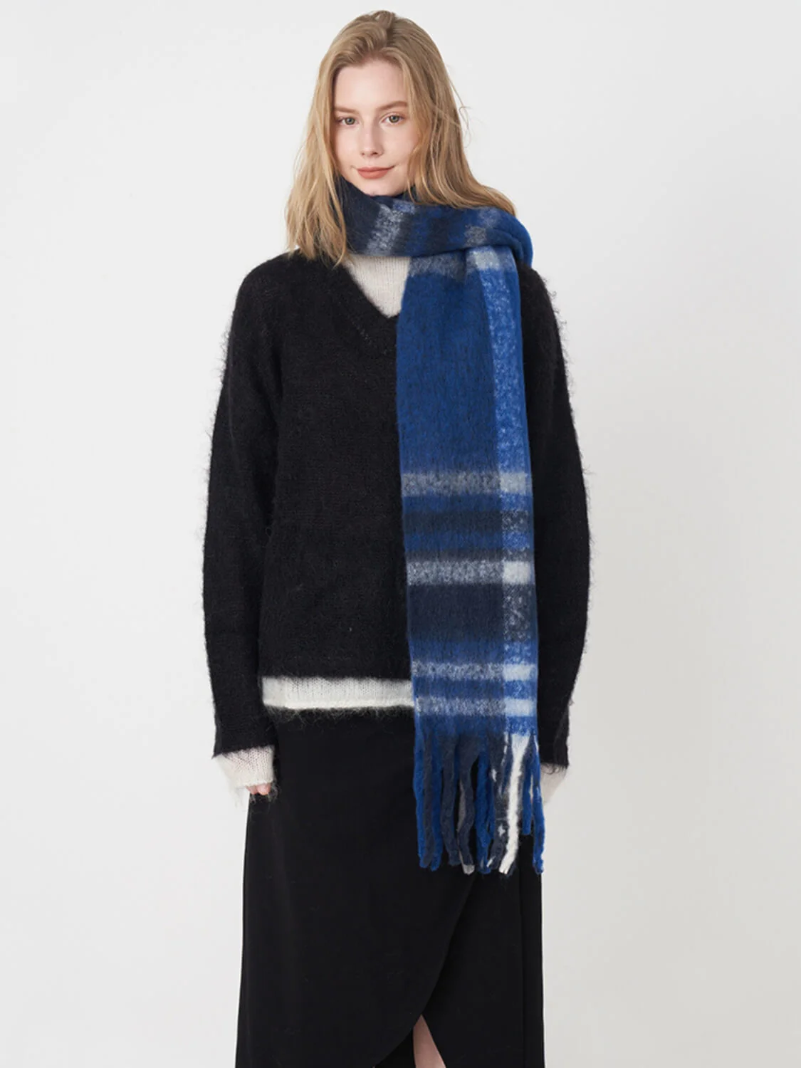 Mitchell Gradient Tassel Blanket Scarf - Navy - Image 5