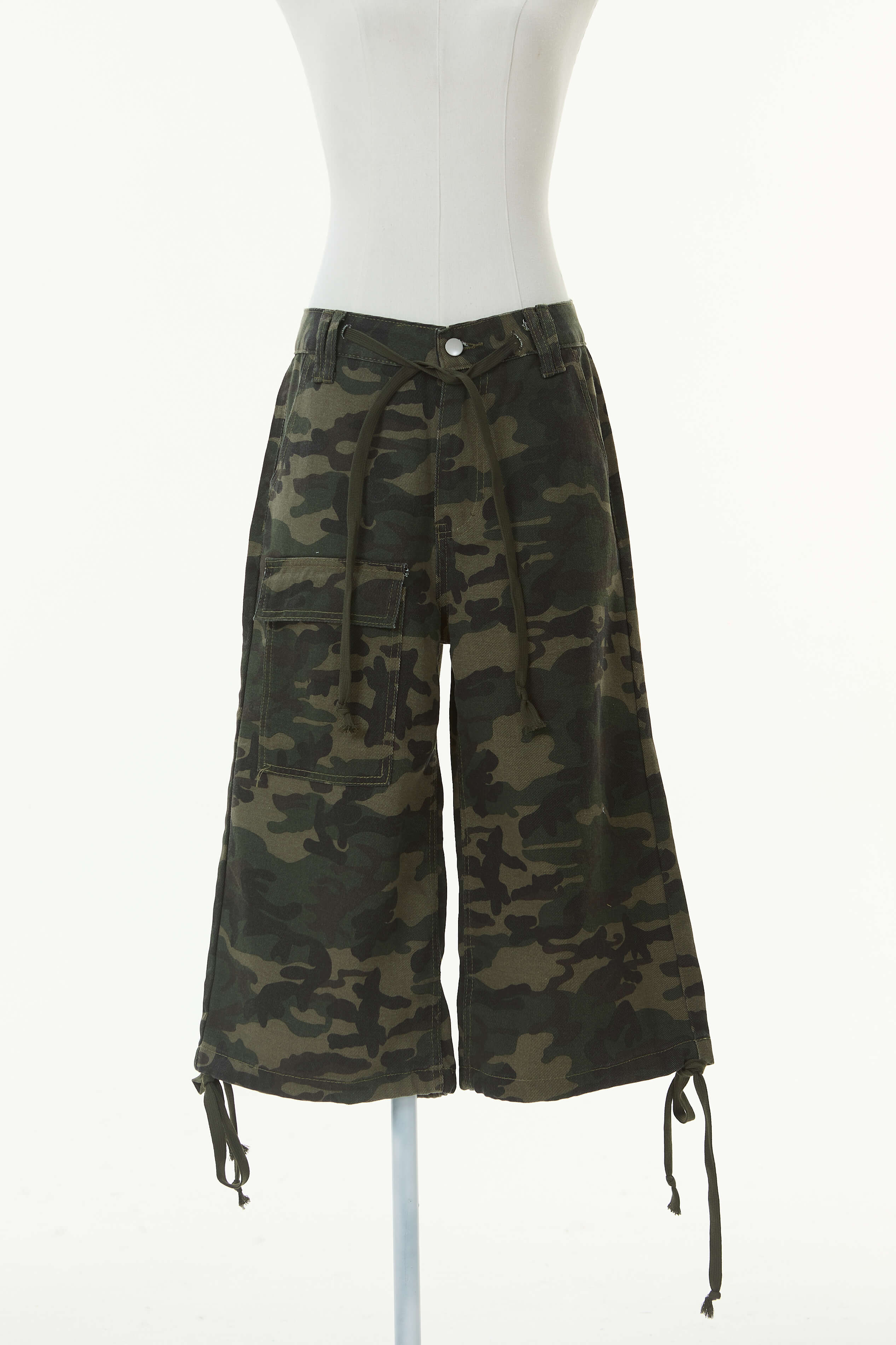 Polished Combat Rigid Camo Cargo Jean Shorts - green - Image 3