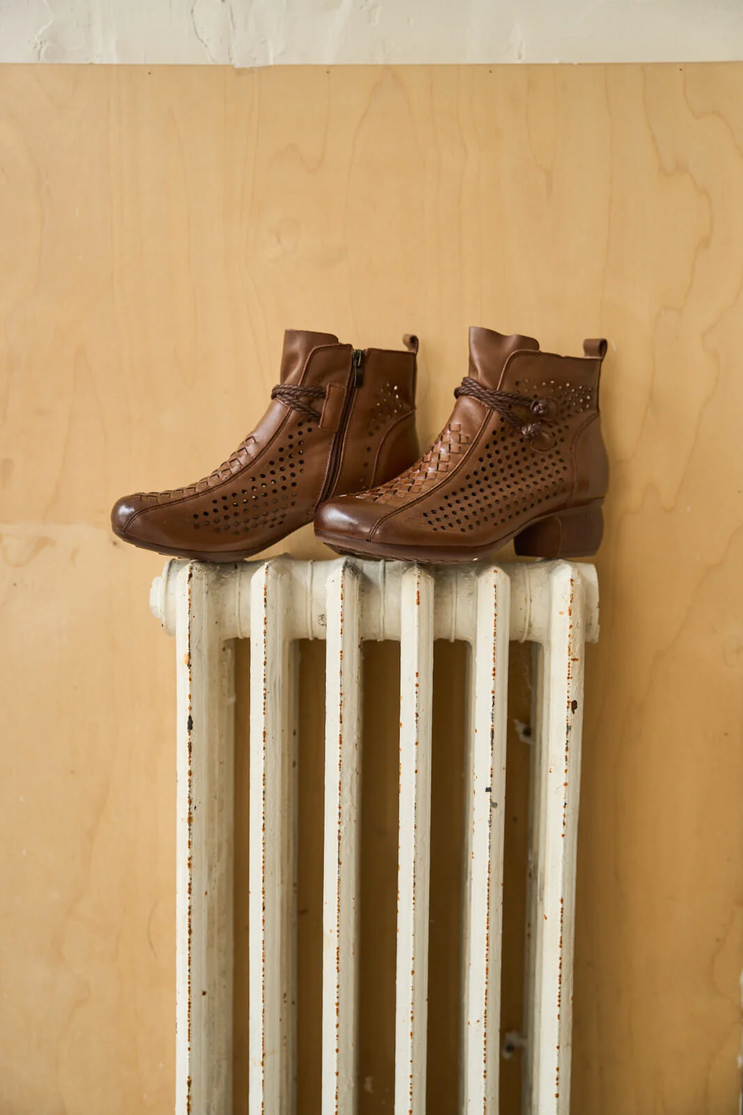 Rumour Has It | Boho Breeze Leather Ankle Boot - brown - Image 9