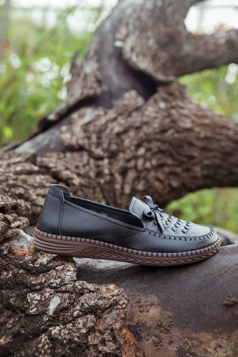 RUMOUR HAS IT| BRAIDED UPPER LEATHER LOAFER - BLACK - Image 4