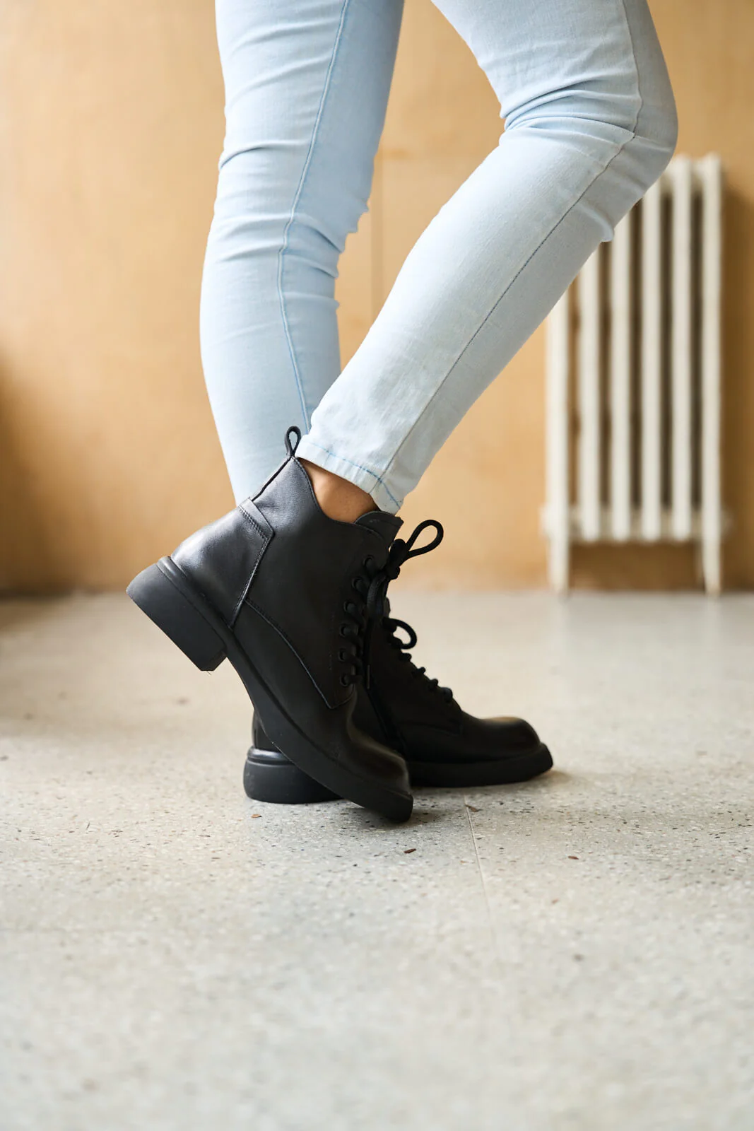 Rumour Has It | Brycen II Leather Combat Boot - black - Image 2