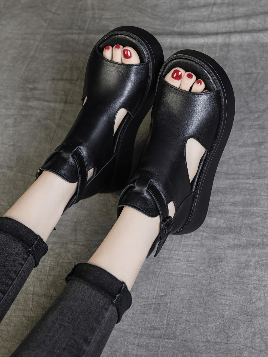 RUMOUR HAS IT | CUT-OUT PLATFORM PEEP TOE SANDAL - BLACK - Image 2