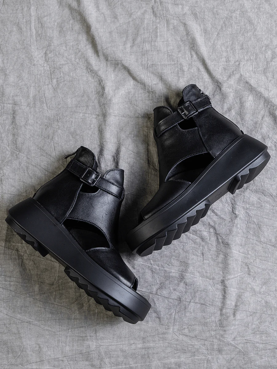 RUMOUR HAS IT | CUT-OUT PLATFORM PEEP TOE SANDAL - BLACK - Image 6