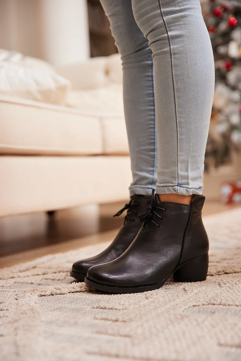 Rumour Has It | Cypress Leather Ankle Boot - Black - Image 4