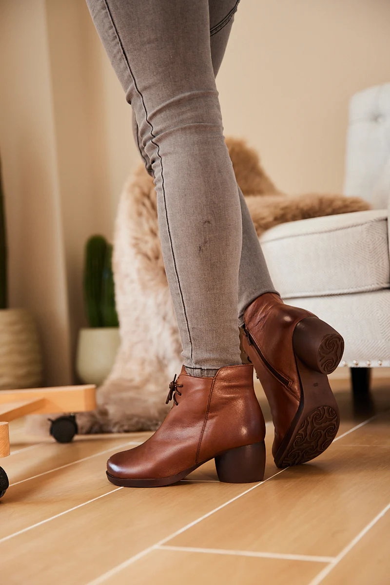 Rumour Has It | Cypress Leather Ankle Boot - Brown - Image 6