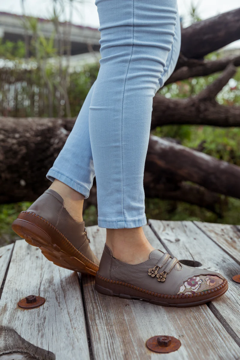 RUMOUR HAS IT| FLORAL EMBROIDERED LEATHER LOAFER - GREY - Image 4