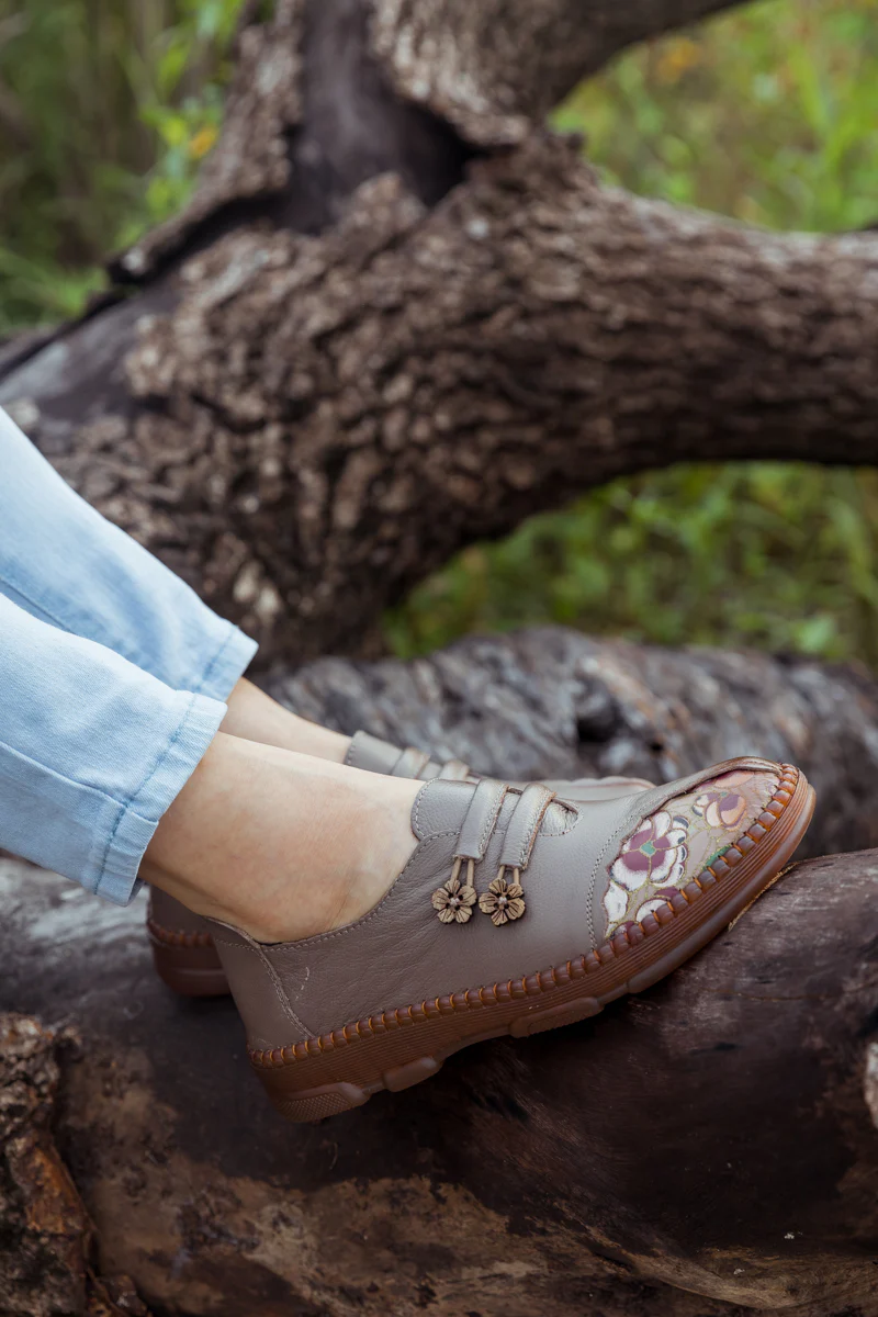 RUMOUR HAS IT| FLORAL EMBROIDERED LEATHER LOAFER - GREY - Image 5