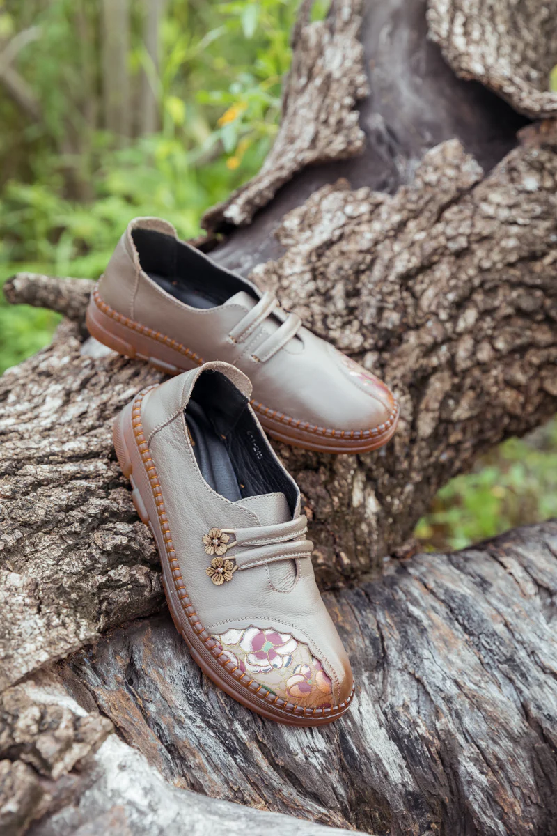 RUMOUR HAS IT| FLORAL EMBROIDERED LEATHER LOAFER - GREY - Image 8
