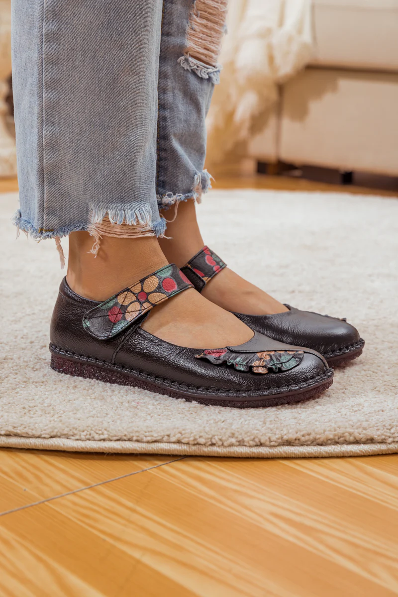 RUMOUR HAS IT| FLORAL PATTERN LEATHER MARY JANE - BLACK - Image 4