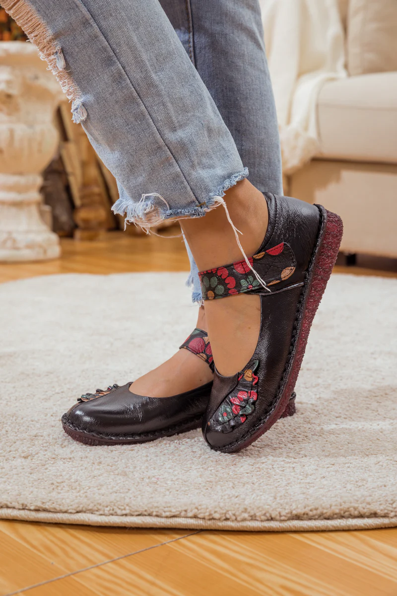 RUMOUR HAS IT| FLORAL PATTERN LEATHER MARY JANE - BLACK - Image 5