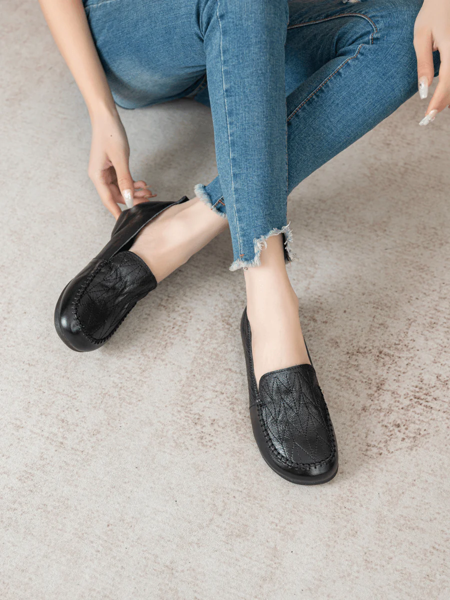 RUMOUR HAS IT| GEOMETRY STITCHING UPPER LEATHER LOAFER - BLACK - Image 3