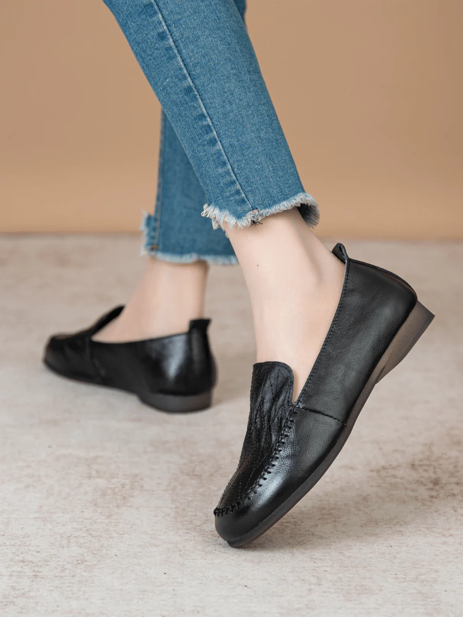 RUMOUR HAS IT| GEOMETRY STITCHING UPPER LEATHER LOAFER - BLACK - Image 4