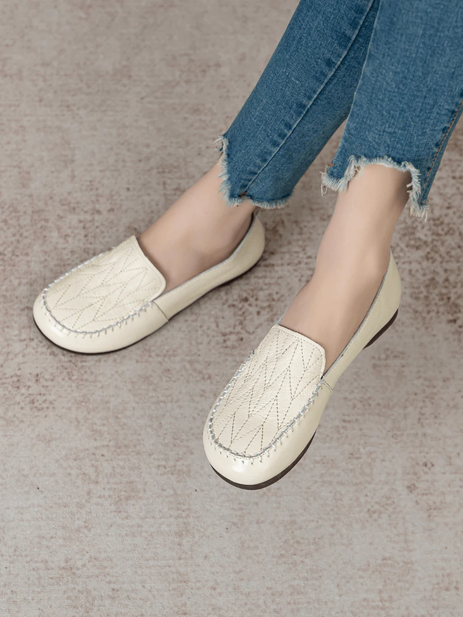 RUMOUR HAS IT| GEOMETRY STITCHING UPPER LEATHER LOAFER - CREAM - Image 4