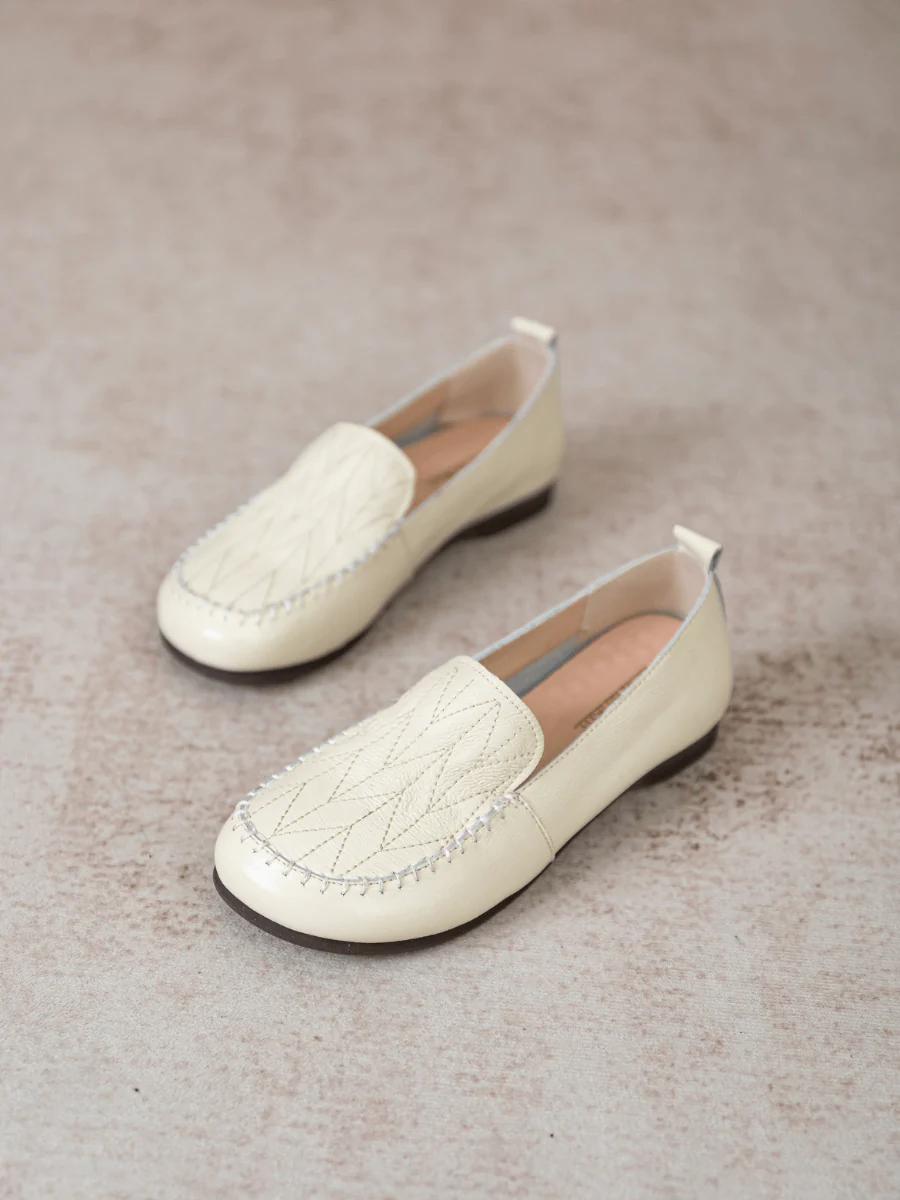 RUMOUR HAS IT| GEOMETRY STITCHING UPPER LEATHER LOAFER - CREAM - Image 6