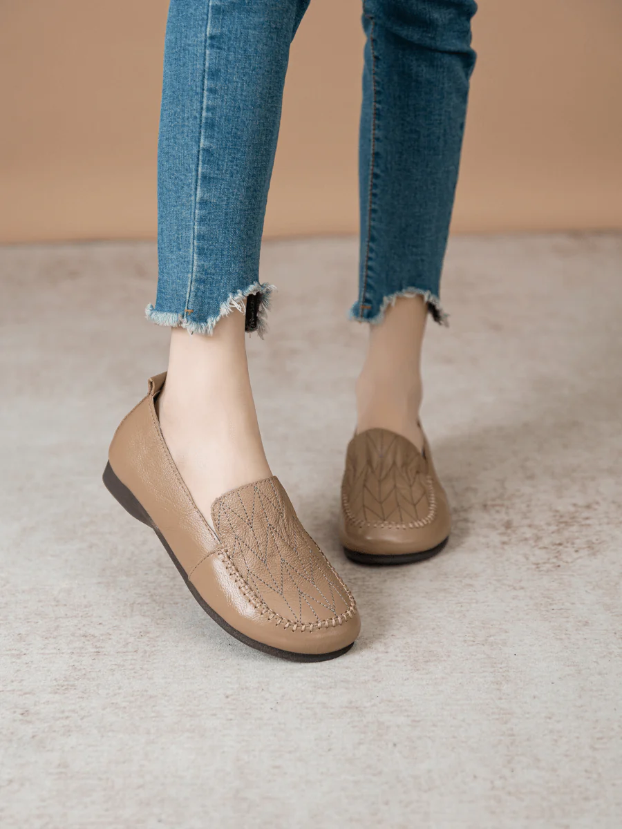 RUMOUR HAS IT| GEOMETRY STITCHING UPPER LEATHER LOAFER - TAN - Image 5