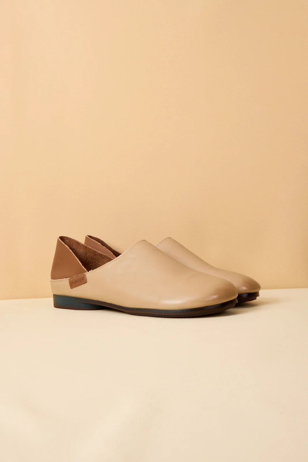 Rumour Has It | Livia Leather Flats - Taupe - Image 7
