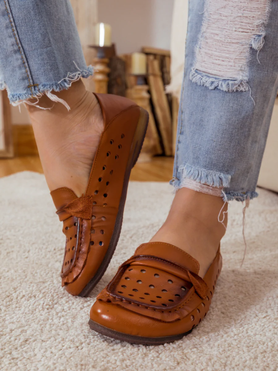 RUMOUR HAS IT| PERFORATED LEATHER LOAFER - BROWN
