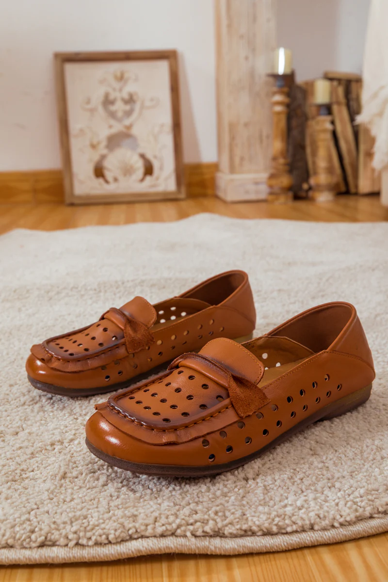 RUMOUR HAS IT| PERFORATED LEATHER LOAFER - BROWN - Image 8