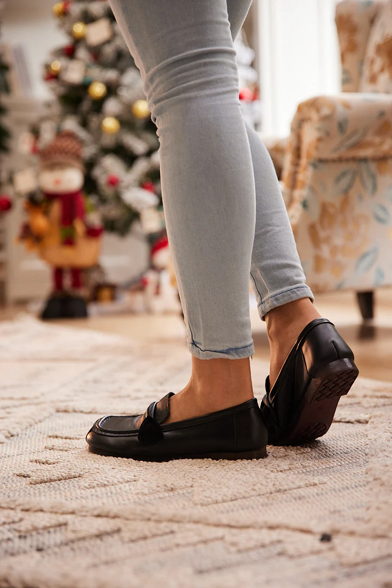 Rumour Has It | Serious Leisure Leather Loafer - Black - Image 4