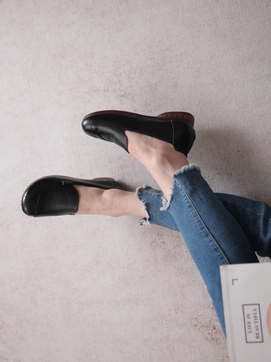 RUMOUR HAS IT| STITCHING HEADER LEATHER LOAFER - BLACK - Image 3