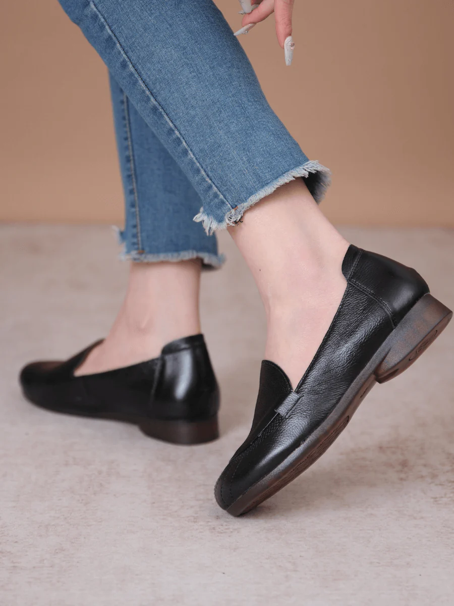 RUMOUR HAS IT| STITCHING HEADER LEATHER LOAFER - BLACK - Image 6