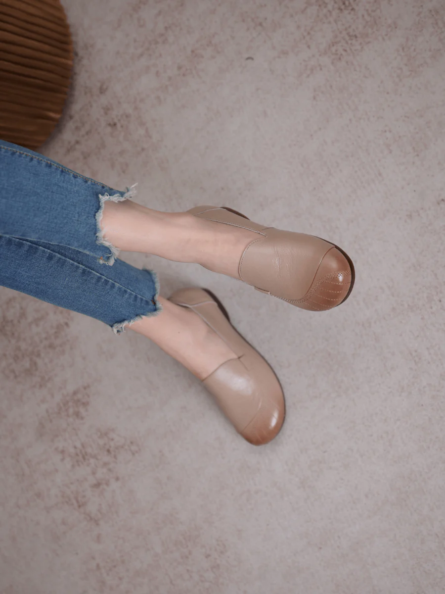RUMOUR HAS IT| STITCHING HEADER LEATHER LOAFER - TAN - Image 5