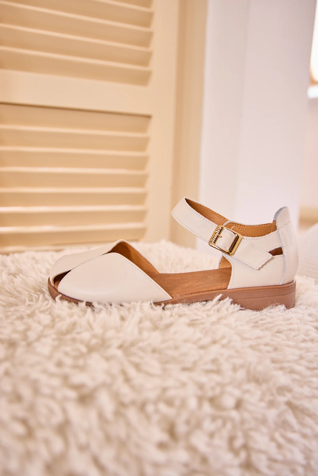 Rumour Has It | Tatum Leather Flat Sandal - Beige - Image 7