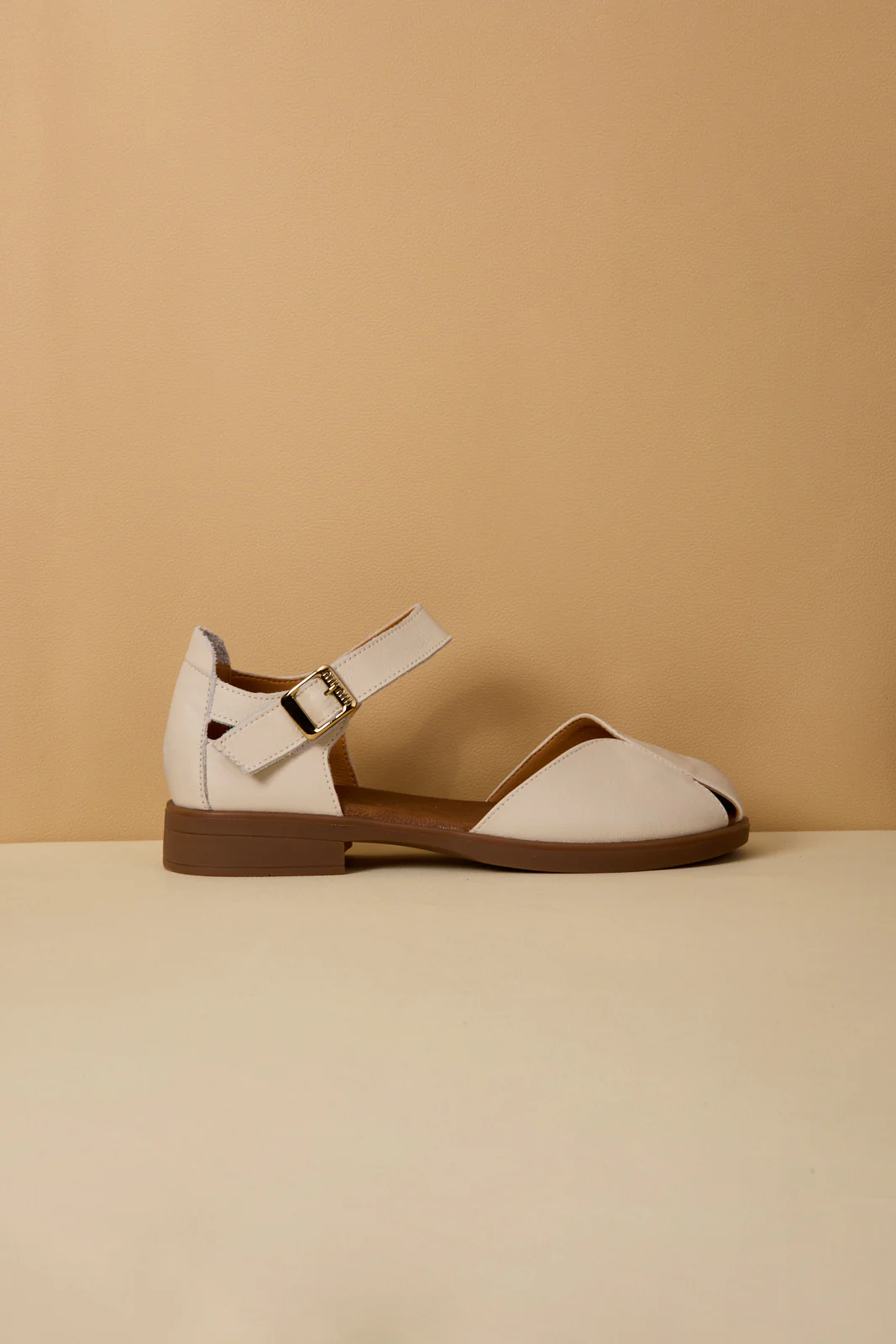 Rumour Has It | Tatum Leather Flat Sandal - Beige - Image 9